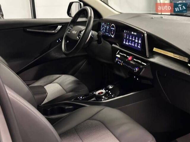 Серый Киа Niro, объемом двигателя 0 л и пробегом 32 тыс. км за 27700 $, фото 33 на Automoto.ua