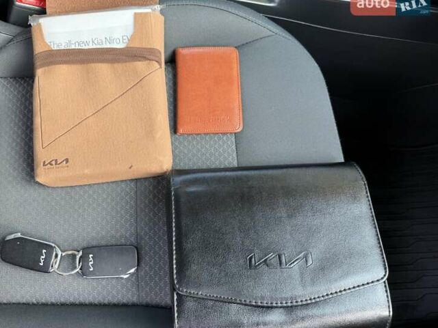 Сірий Кіа Niro, об'ємом двигуна 0 л та пробігом 42 тис. км за 25950 $, фото 170 на Automoto.ua