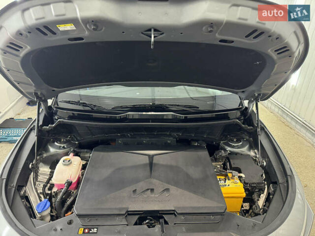 Серый Киа Niro, объемом двигателя 0 л и пробегом 67 тыс. км за 23900 $, фото 2 на Automoto.ua