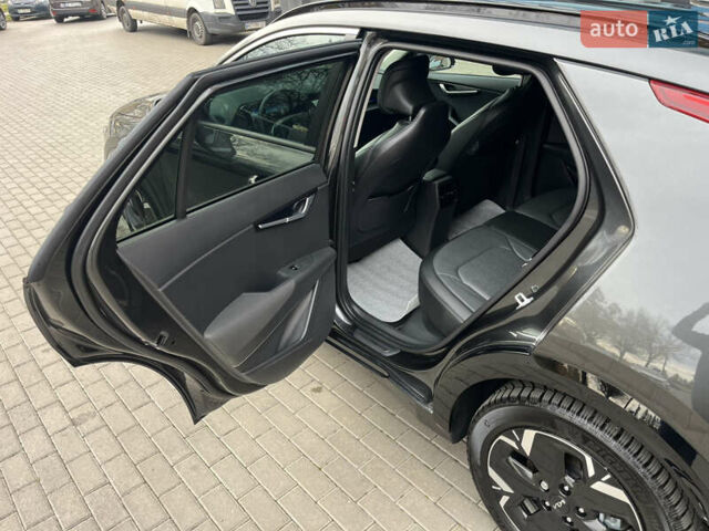 Серый Киа Niro, объемом двигателя 0 л и пробегом 43 тыс. км за 26700 $, фото 39 на Automoto.ua