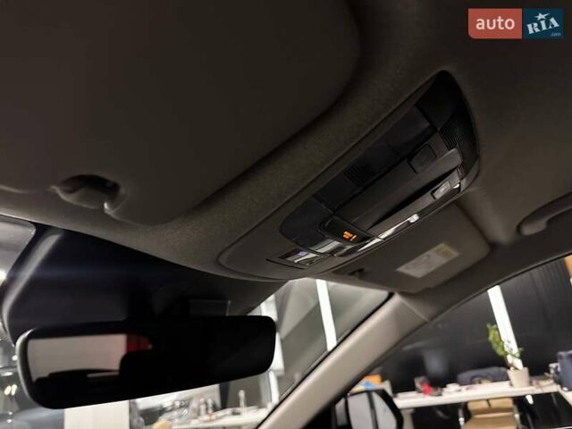 Серый Киа Niro, объемом двигателя 0 л и пробегом 32 тыс. км за 27700 $, фото 30 на Automoto.ua