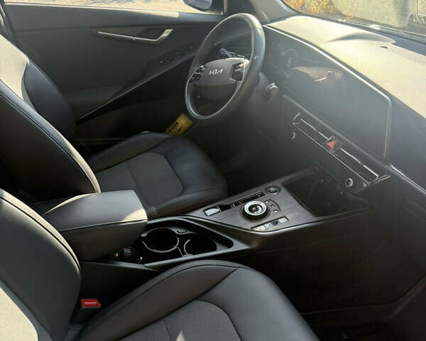 Сірий Кіа Niro, об'ємом двигуна 0 л та пробігом 11 тис. км за 20200 $, фото 6 на Automoto.ua