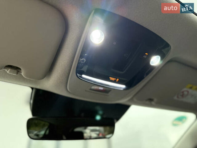 Серый Киа Niro, объемом двигателя 0 л и пробегом 54 тыс. км за 26700 $, фото 81 на Automoto.ua