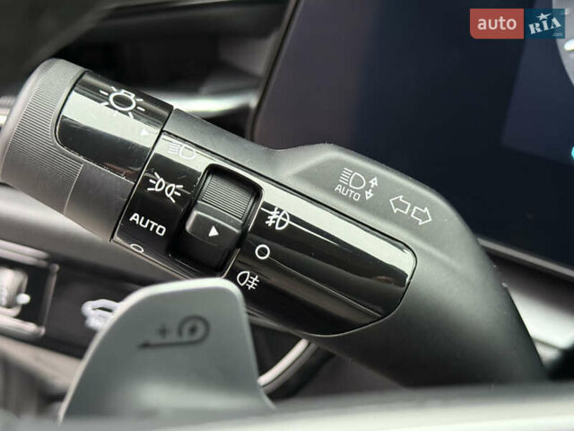 Серый Киа Niro, объемом двигателя 0 л и пробегом 54 тыс. км за 26700 $, фото 80 на Automoto.ua