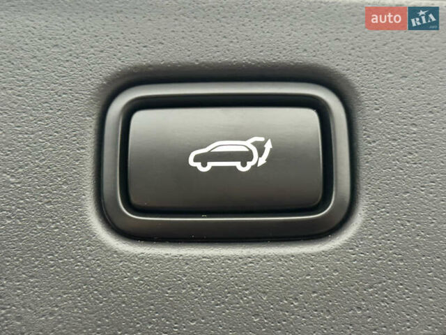 Серый Киа Niro, объемом двигателя 0 л и пробегом 54 тыс. км за 26700 $, фото 99 на Automoto.ua