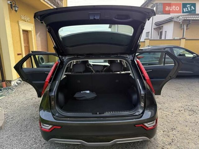 Сірий Кіа Niro, об'ємом двигуна 0 л та пробігом 42 тис. км за 25950 $, фото 74 на Automoto.ua