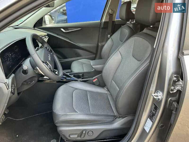 Сірий Кіа Niro, об'ємом двигуна 0 л та пробігом 40 тис. км за 26950 $, фото 11 на Automoto.ua