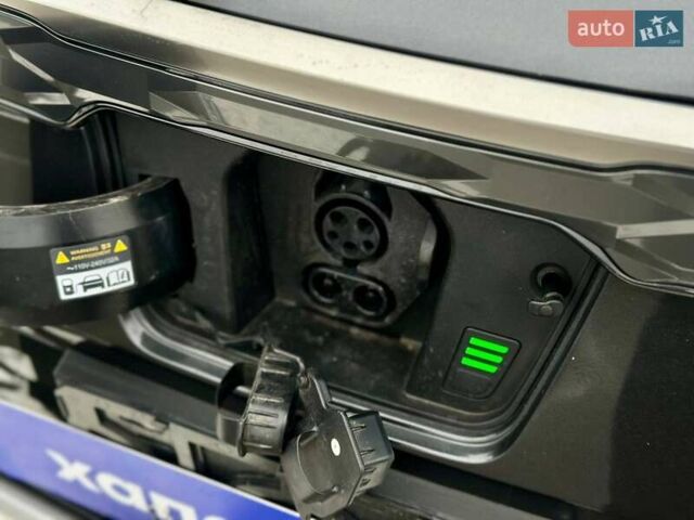 Серый Киа Niro, объемом двигателя 0 л и пробегом 8 тыс. км за 24900 $, фото 7 на Automoto.ua