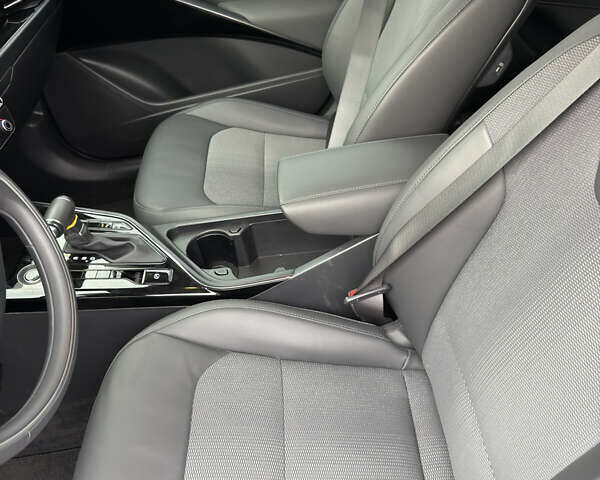 Сірий Кіа Niro, об'ємом двигуна 1.58 л та пробігом 5 тис. км за 24000 $, фото 10 на Automoto.ua
