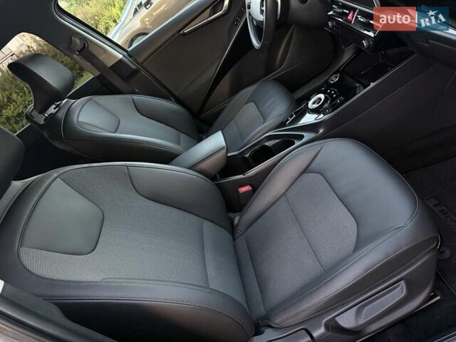Серый Киа Niro, объемом двигателя 0 л и пробегом 118 тыс. км за 21999 $, фото 44 на Automoto.ua