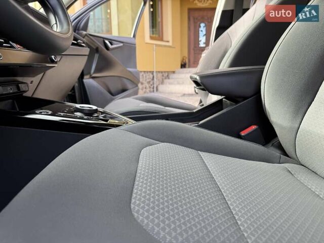 Сірий Кіа Niro, об'ємом двигуна 0 л та пробігом 42 тис. км за 25950 $, фото 66 на Automoto.ua