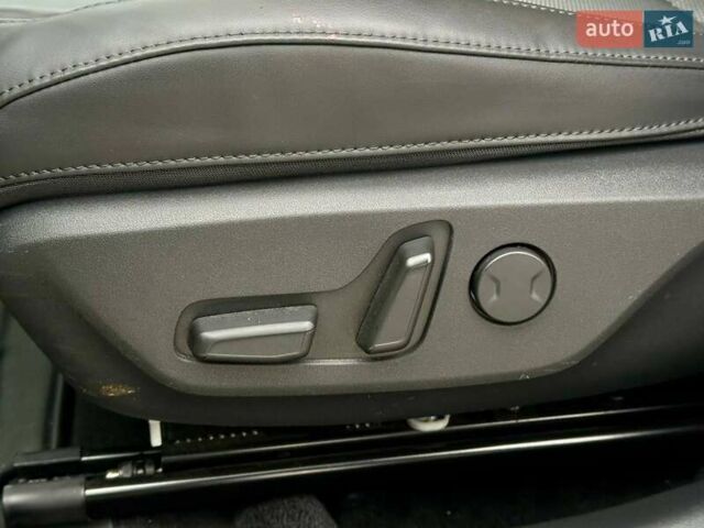 Серый Киа Niro, объемом двигателя 0 л и пробегом 8 тыс. км за 24900 $, фото 18 на Automoto.ua