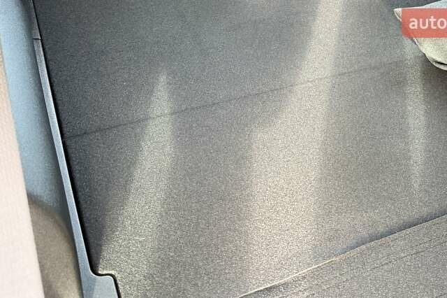 Сірий Кіа Niro, об'ємом двигуна 0 л та пробігом 42 тис. км за 25950 $, фото 157 на Automoto.ua