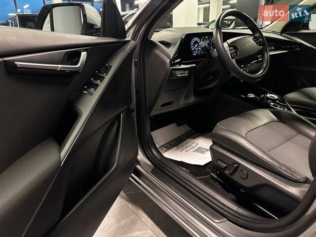 Серый Киа Niro, объемом двигателя 0 л и пробегом 32 тыс. км за 27700 $, фото 13 на Automoto.ua