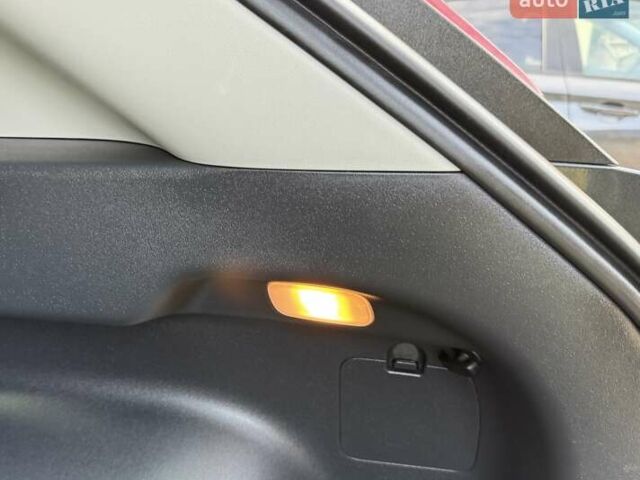 Сірий Кіа Niro, об'ємом двигуна 0 л та пробігом 42 тис. км за 25950 $, фото 147 на Automoto.ua