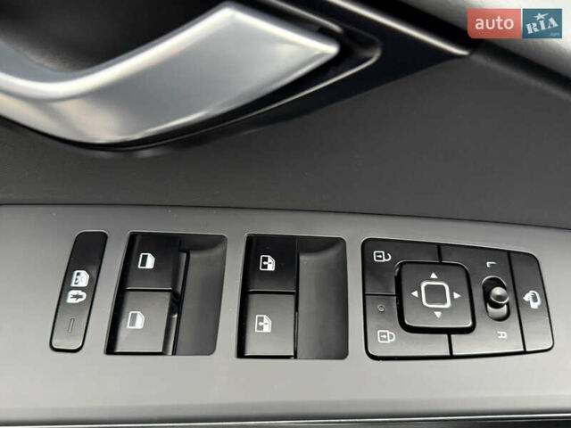 Серый Киа Niro, объемом двигателя 0 л и пробегом 54 тыс. км за 26700 $, фото 61 на Automoto.ua