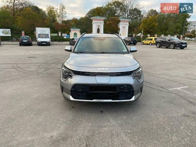 Серый Киа Niro, объемом двигателя 0 л и пробегом 170 тыс. км за 20500 $, фото 3 на Automoto.ua