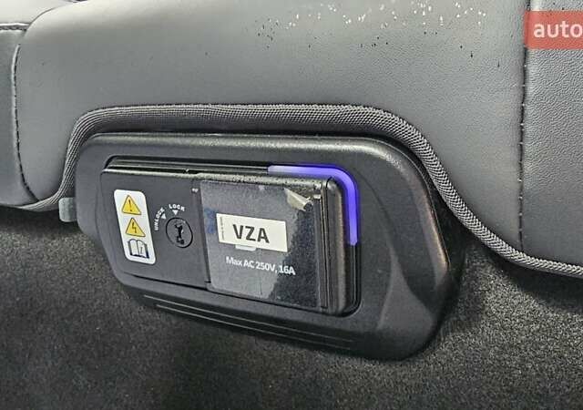 Серый Киа Niro, объемом двигателя 0 л и пробегом 30 тыс. км за 33800 $, фото 7 на Automoto.ua