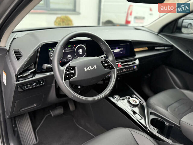 Серый Киа Niro, объемом двигателя 0 л и пробегом 54 тыс. км за 26700 $, фото 58 на Automoto.ua