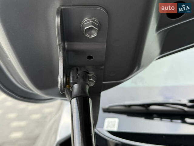 Сірий Кіа Niro, об'ємом двигуна 0 л та пробігом 35 тис. км за 23900 $, фото 90 на Automoto.ua