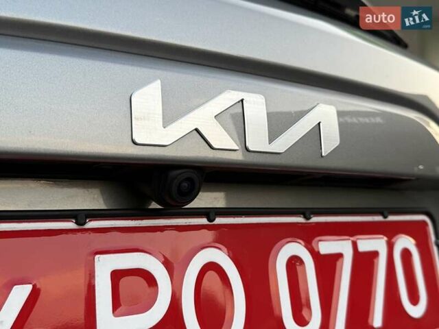 Серый Киа Niro, объемом двигателя 0 л и пробегом 118 тыс. км за 21999 $, фото 22 на Automoto.ua