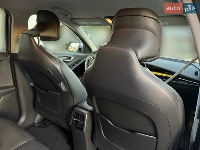 Серый Киа Niro, объемом двигателя 0 л и пробегом 34 тыс. км за 24000 $, фото 9 на Automoto.ua