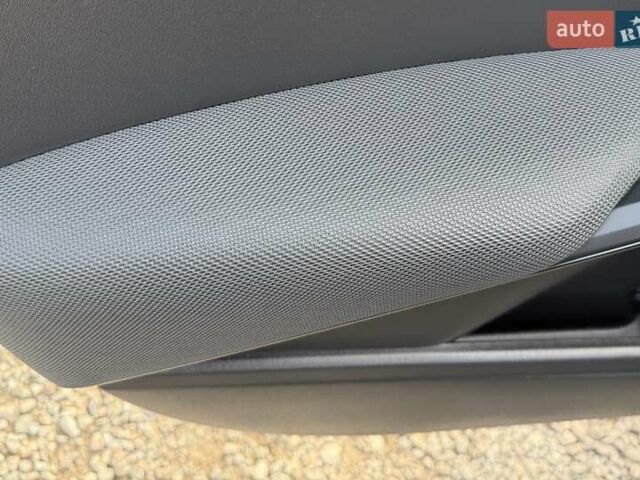 Сірий Кіа Niro, об'ємом двигуна 0 л та пробігом 42 тис. км за 25950 $, фото 97 на Automoto.ua