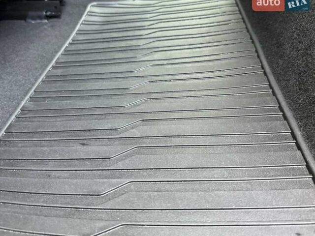 Сірий Кіа Niro, об'ємом двигуна 0 л та пробігом 42 тис. км за 25950 $, фото 132 на Automoto.ua