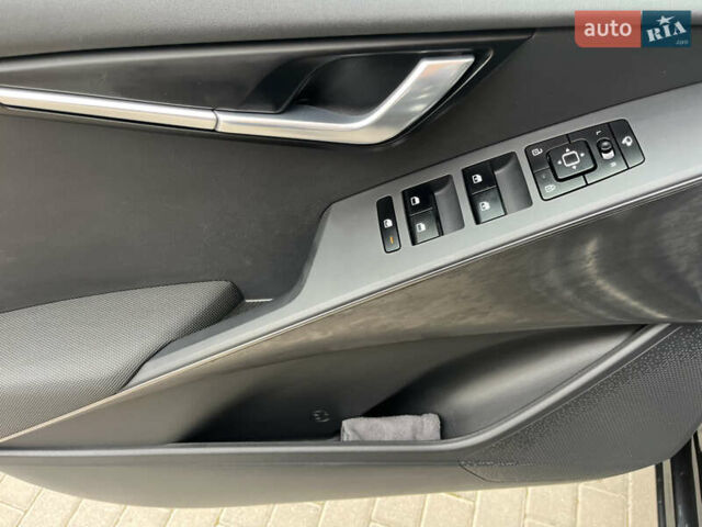 Серый Киа Niro, объемом двигателя 0 л и пробегом 43 тыс. км за 26700 $, фото 14 на Automoto.ua