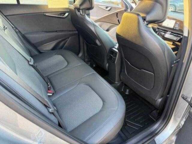 Сірий Кіа Niro, об'ємом двигуна 1.6 л та пробігом 20 тис. км за 16800 $, фото 11 на Automoto.ua