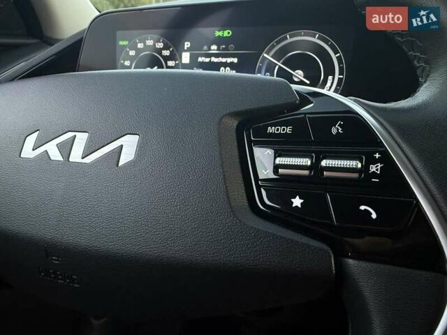 Серый Киа Niro, объемом двигателя 0 л и пробегом 118 тыс. км за 21999 $, фото 48 на Automoto.ua