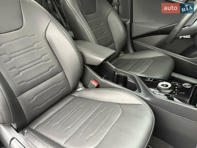 Серый Киа Niro, объемом двигателя 0 л и пробегом 54 тыс. км за 26700 $, фото 54 на Automoto.ua