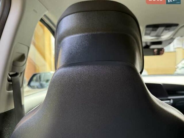 Сірий Кіа Niro, об'ємом двигуна 0 л та пробігом 42 тис. км за 25950 $, фото 134 на Automoto.ua