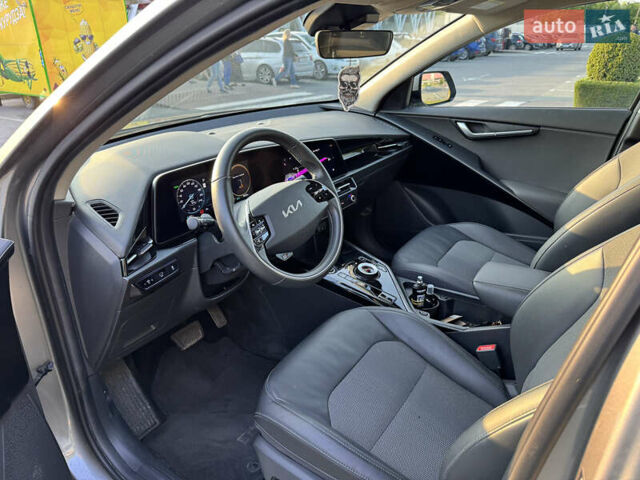 Серый Киа Niro, объемом двигателя 0 л и пробегом 49 тыс. км за 23600 $, фото 8 на Automoto.ua