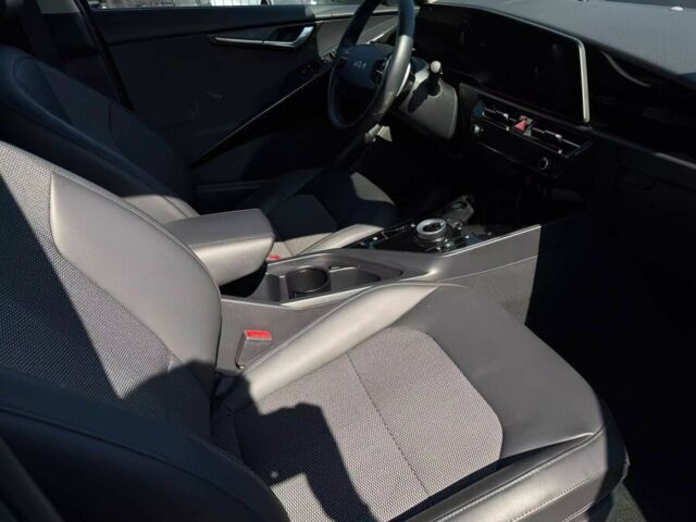 Сірий Кіа Niro, об'ємом двигуна 0 л та пробігом 20 тис. км за 17200 $, фото 9 на Automoto.ua