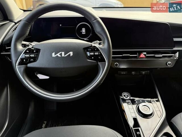 Сірий Кіа Niro, об'ємом двигуна 0 л та пробігом 42 тис. км за 25950 $, фото 139 на Automoto.ua