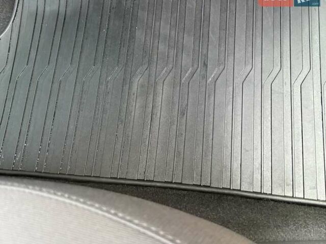 Сірий Кіа Niro, об'ємом двигуна 0 л та пробігом 42 тис. км за 25950 $, фото 155 на Automoto.ua