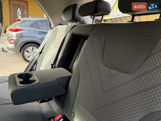 Сірий Кіа Niro, об'ємом двигуна 0 л та пробігом 42 тис. км за 25950 $, фото 71 на Automoto.ua