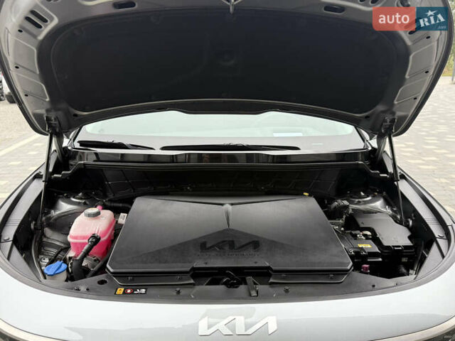 Серый Киа Niro, объемом двигателя 0 л и пробегом 54 тыс. км за 26700 $, фото 101 на Automoto.ua