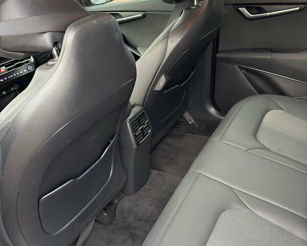 Сірий Кіа Niro, об'ємом двигуна 1.58 л та пробігом 7 тис. км за 22500 $, фото 11 на Automoto.ua