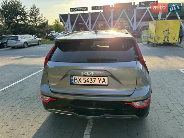 Серый Киа Niro, объемом двигателя 0 л и пробегом 49 тыс. км за 23600 $, фото 6 на Automoto.ua
