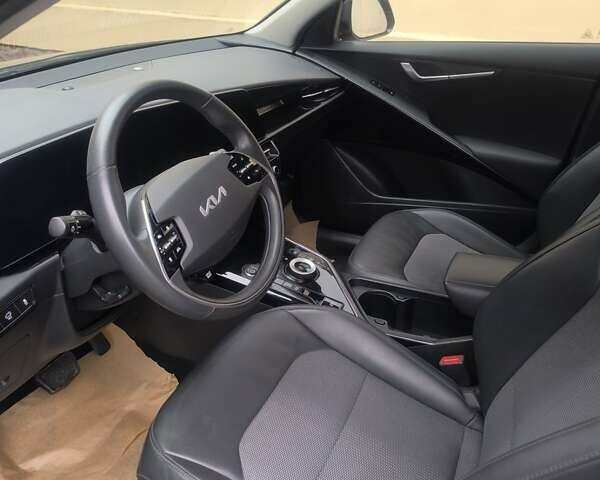 Серый Киа Niro, объемом двигателя 0 л и пробегом 86 тыс. км за 16500 $, фото 13 на Automoto.ua