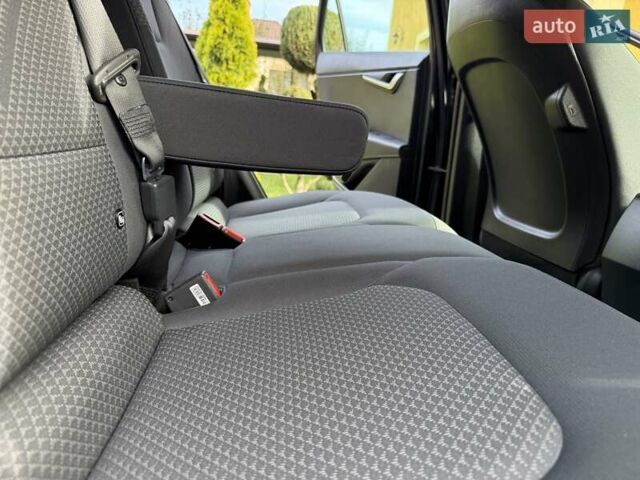 Сірий Кіа Niro, об'ємом двигуна 0 л та пробігом 42 тис. км за 25950 $, фото 86 на Automoto.ua