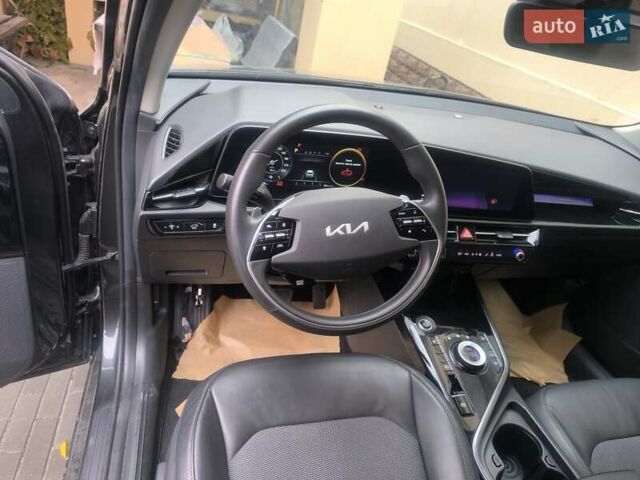Серый Киа Niro, объемом двигателя 0 л и пробегом 86 тыс. км за 16500 $, фото 5 на Automoto.ua