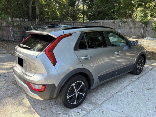 Киа Niro 2023 в Мукачеве на Automoto.ua Серый Киа Niro, объемом двигателя 1.6 л и пробегом 18 тыс. км за 17000 $, фото 7 на Automoto.ua