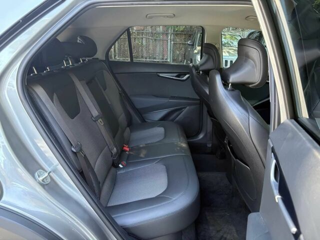 Киа Niro 2023 в Мукачеве на Automoto.ua Серый Киа Niro, объемом двигателя 1.6 л и пробегом 18 тыс. км за 17000 $, фото 15 на Automoto.ua