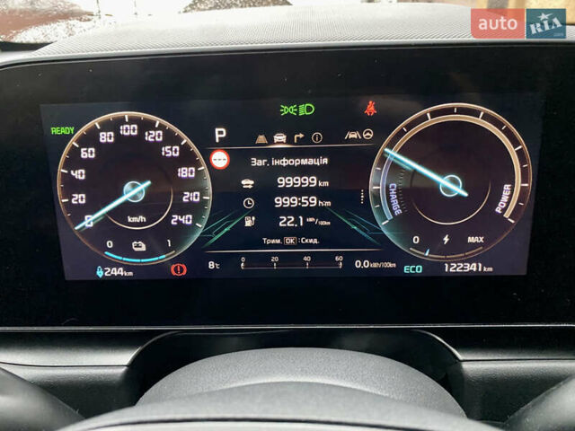 Серый Киа Niro, объемом двигателя 0 л и пробегом 122 тыс. км за 24500 $, фото 30 на Automoto.ua