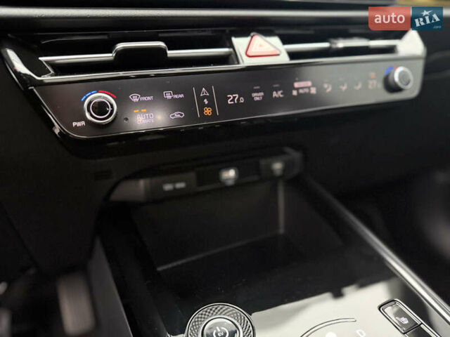 Серый Киа Niro, объемом двигателя 0 л и пробегом 54 тыс. км за 26700 $, фото 82 на Automoto.ua