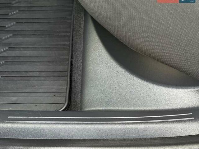 Сірий Кіа Niro, об'ємом двигуна 0 л та пробігом 42 тис. км за 25950 $, фото 130 на Automoto.ua