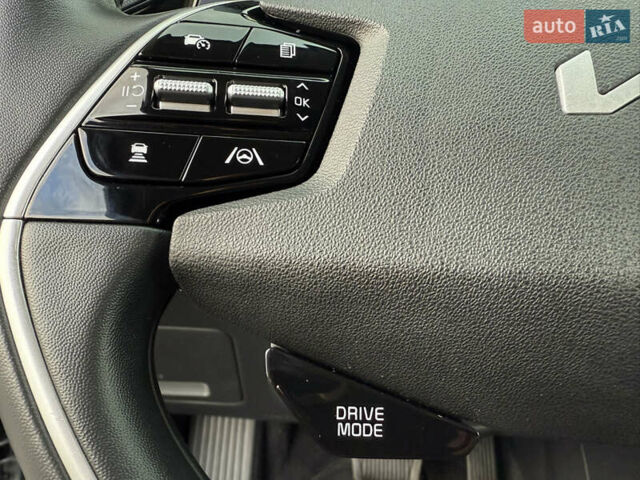 Сірий Кіа Niro, об'ємом двигуна 0 л та пробігом 35 тис. км за 23900 $, фото 67 на Automoto.ua